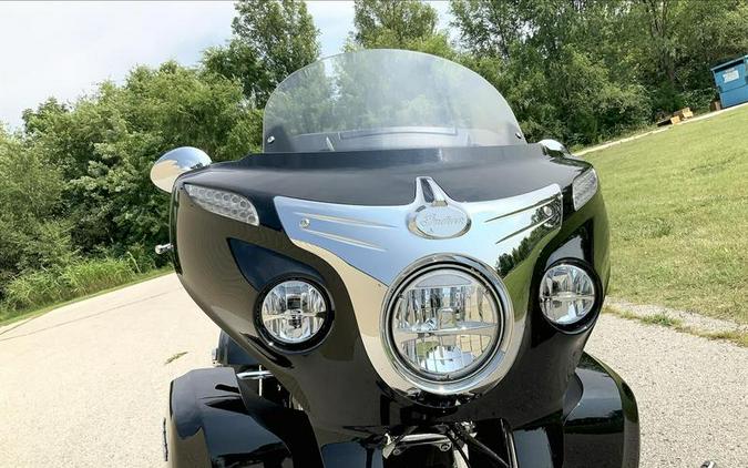 2021 Indian Motorcycle® Roadmaster® Thunder Black Pearl