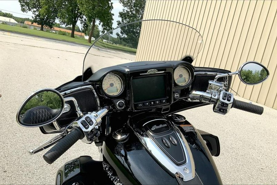 2021 Indian Motorcycle® Roadmaster® Thunder Black Pearl