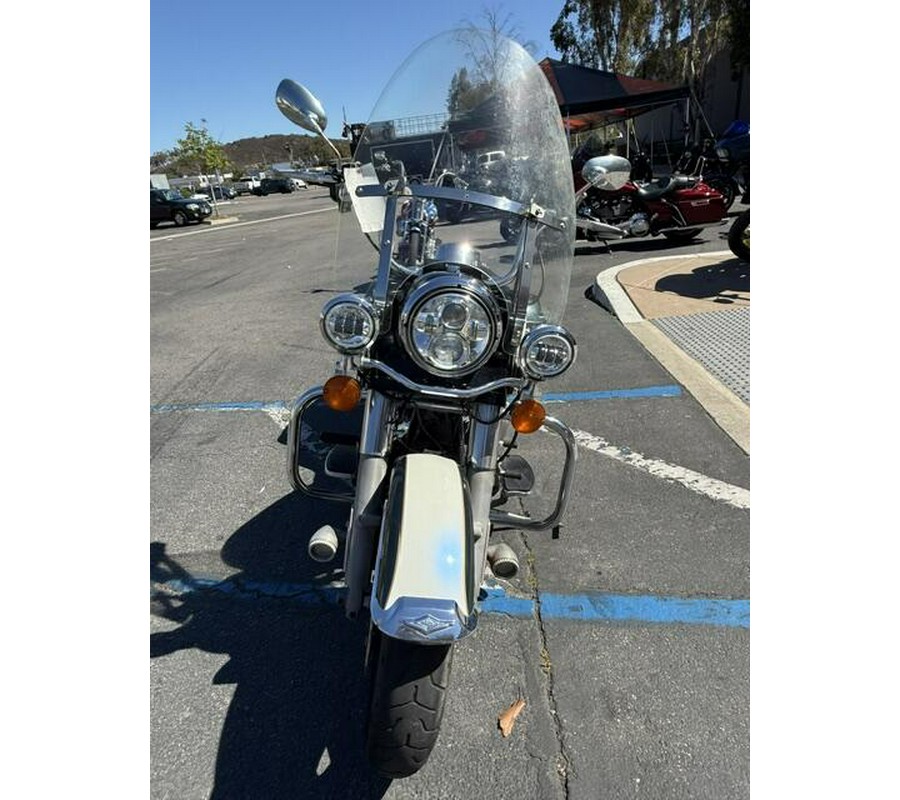 2014 Harley-Davidson® Road King® Mystique Green Metallic