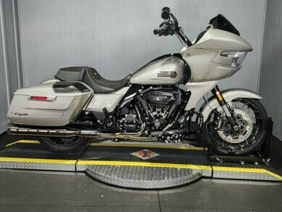 2023 Harley-Davidson CVO™ Road Glide FLTRXSE DARK PLATINUM