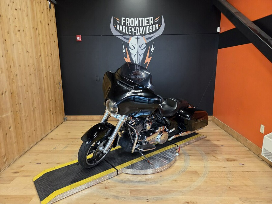 FLHX 2017 Street Glide®