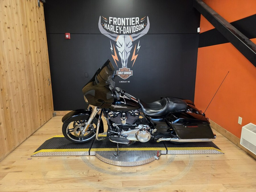 FLHX 2017 Street Glide®