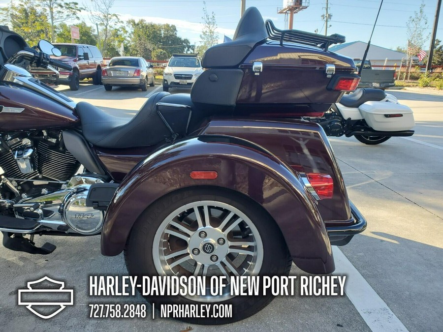2022 Harley-Davidson® Tri Glide® Ultra Midnight Crimson/Vivid Black