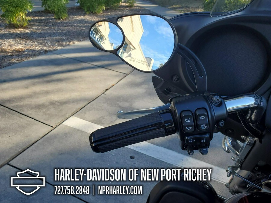 2022 Harley-Davidson® Tri Glide® Ultra Midnight Crimson/Vivid Black