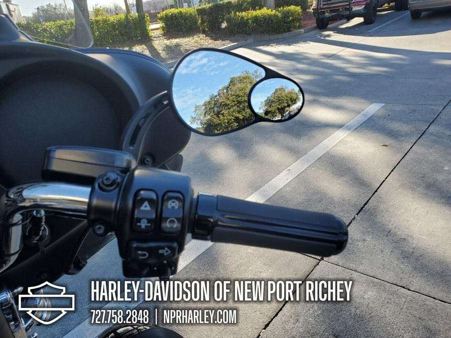 2022 Harley-Davidson® Tri Glide® Ultra Midnight Crimson/Vivid Black