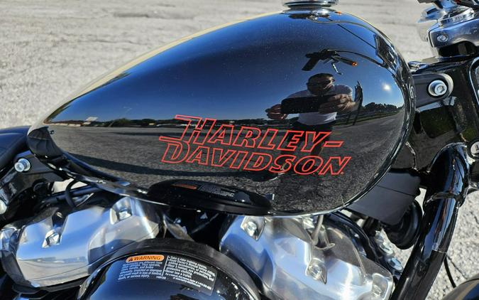 2023 Harley-Davidson® SOFTAIL STANDARD
