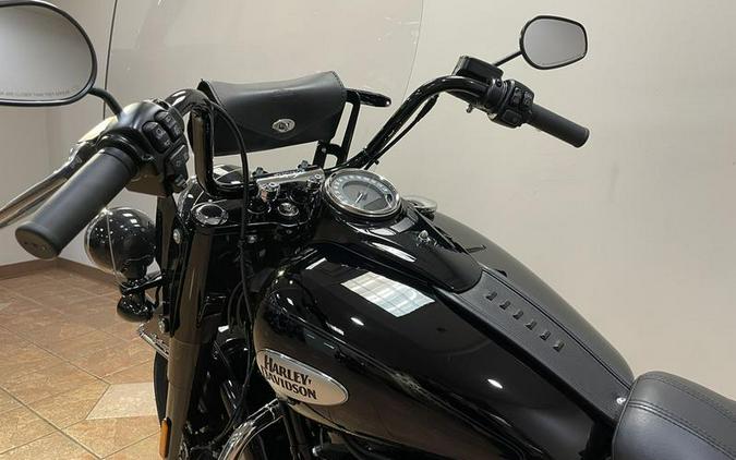 2022 Harley-Davidson® FLHCS - Heritage Classic 114