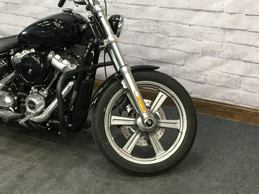 2022 Harley-Davidson® Softail Standard® Vivid Black FXST