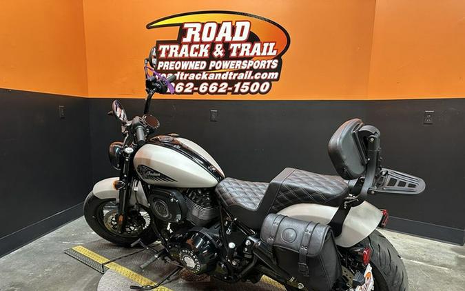 2023 Indian Chief Bobber Dark Horse Silver Quartz Smoke