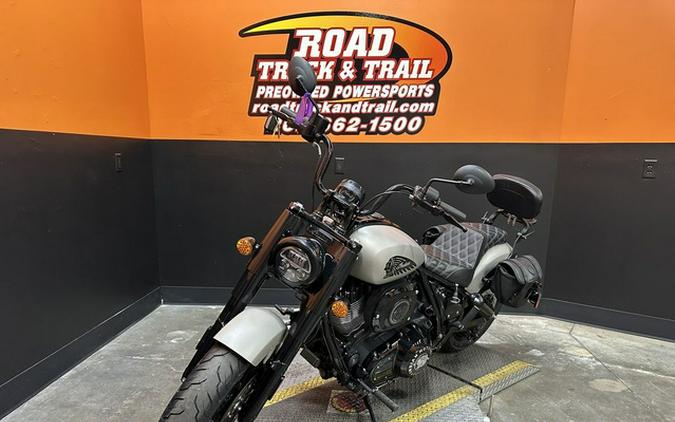 2023 Indian Chief Bobber Dark Horse Silver Quartz Smoke