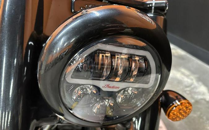 2023 Indian Chief Bobber Dark Horse Silver Quartz Smoke