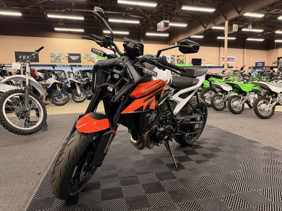 2027 KTM 990 Duke
