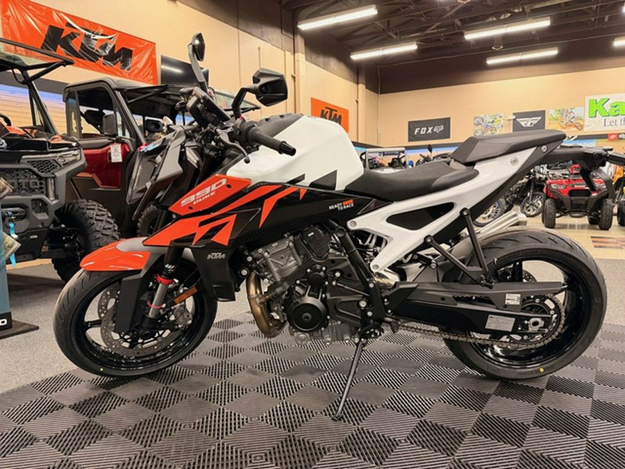 2027 KTM 990 Duke
