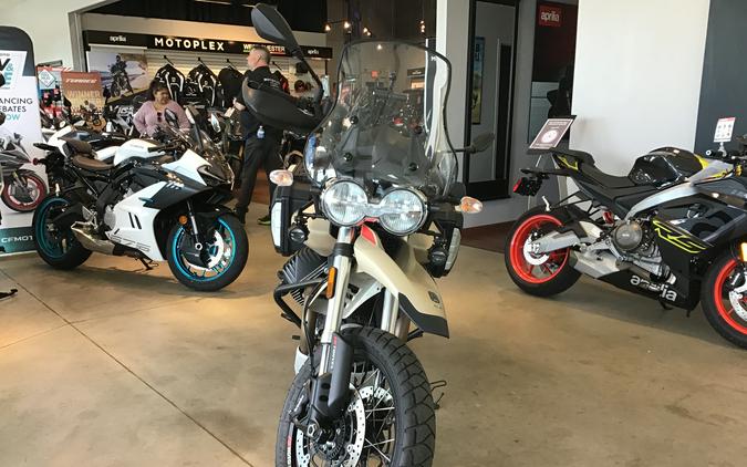 2020 Moto Guzzi V85 TT Travel