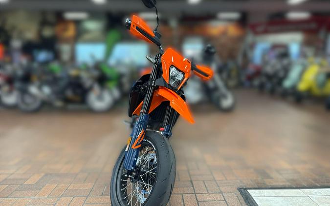 2026 KTM 690 SMC R