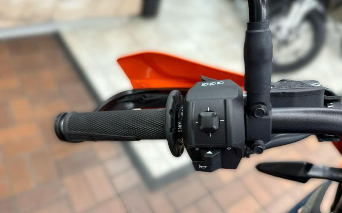 2026 KTM 690 SMC R