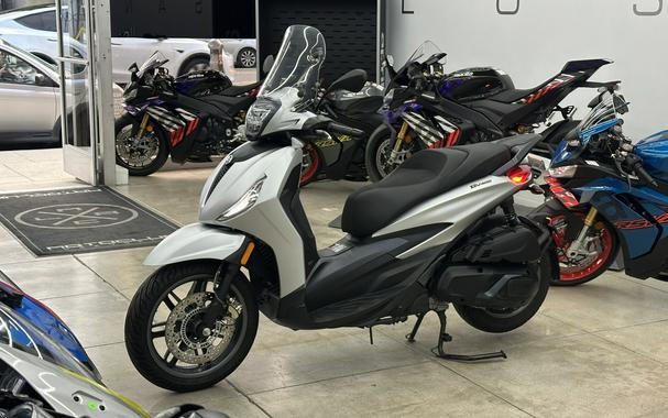 2022 Piaggio BV400