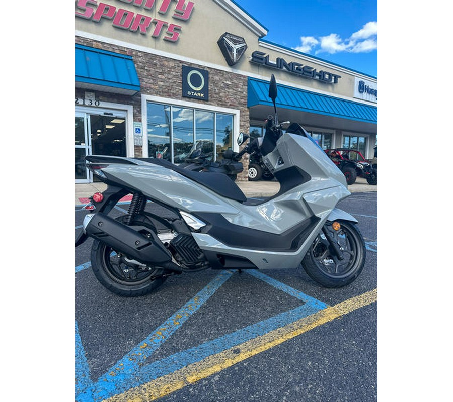 2025 Honda® PCX