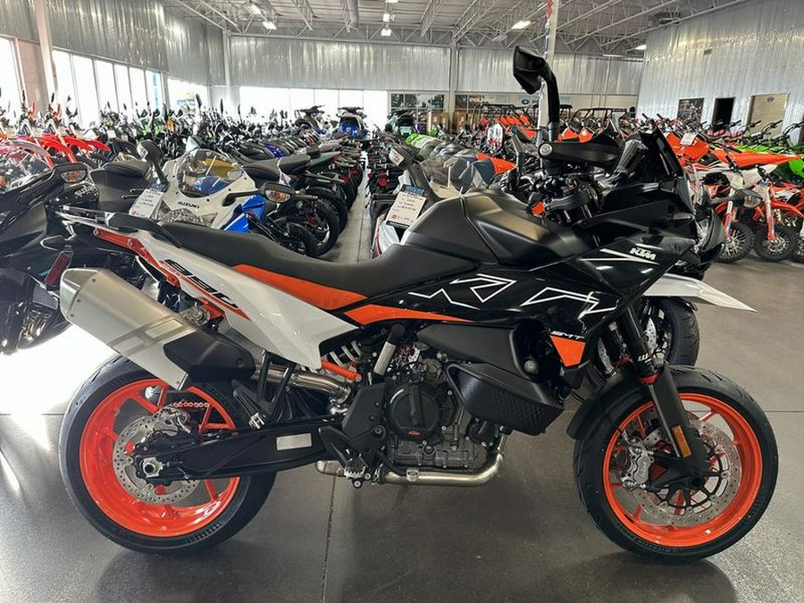 2024 KTM 890 SMT