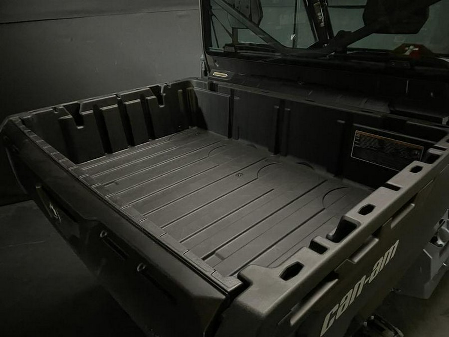 2024 Can-Am® Defender DPS CAB HD9