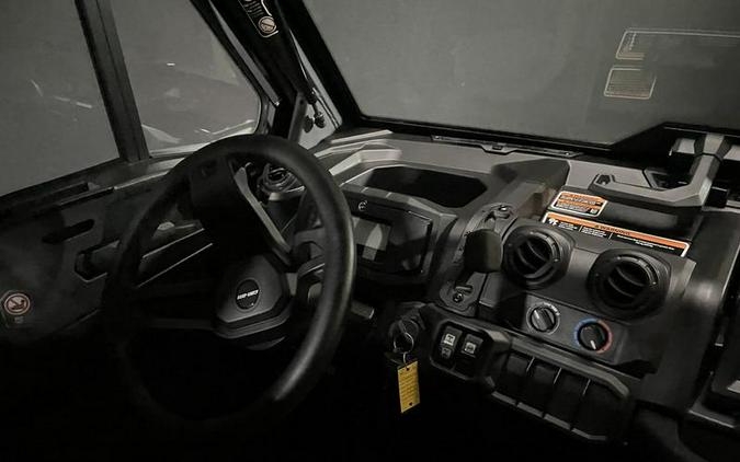 2024 Can-Am® Defender DPS CAB HD9