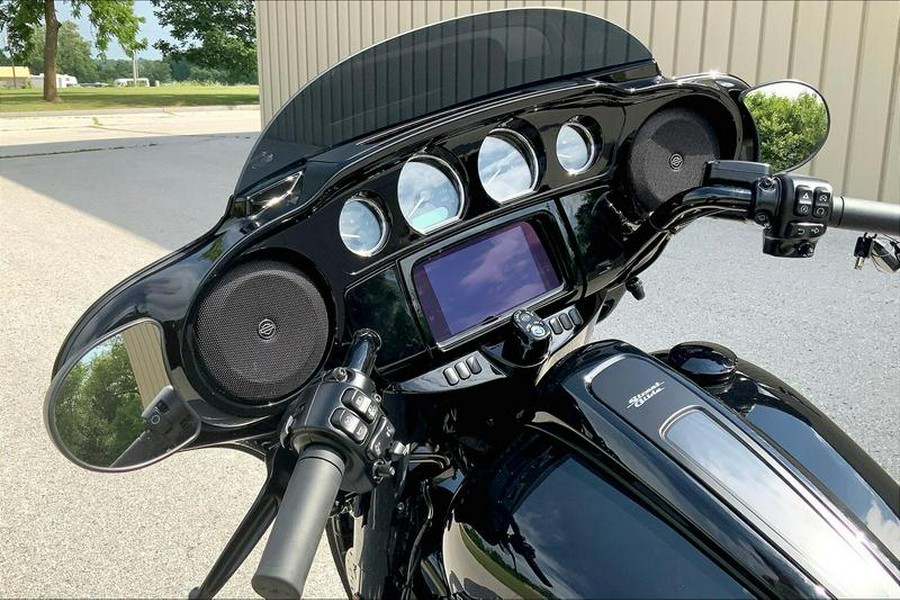 2022 Harley-Davidson® FLHXS