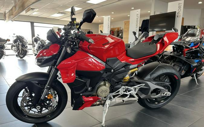 2025 Ducati Streetfighter V4 Ducati Red V4