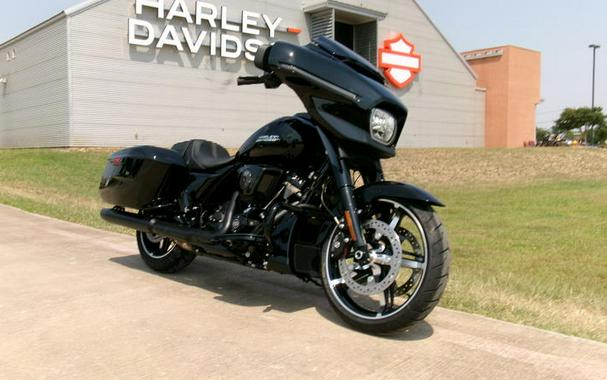 2025 Harley-Davidson® FLHX - Street Glide®
