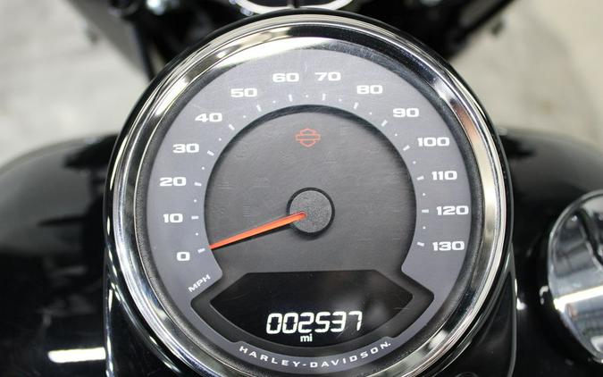 2025 Harley-Davidson® FLHC - Heritage Classic