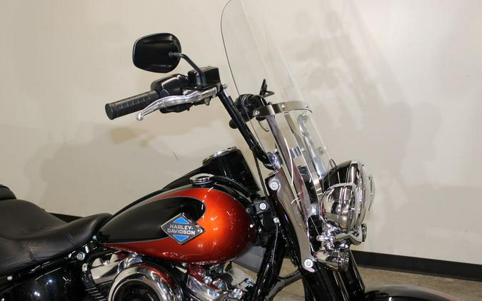 2025 Harley-Davidson® FLHC - Heritage Classic
