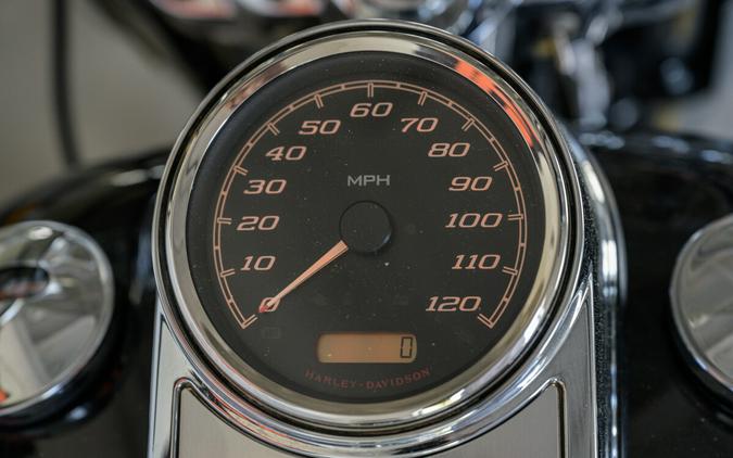 2015 Harley-Davidson Road King Classic Grand American Touring FLHR