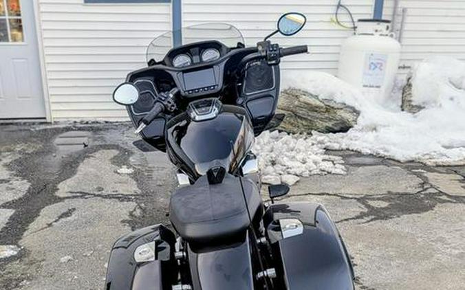 2024 Indian Motorcycle® Challenger® Black Metallic