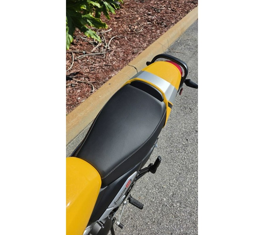 2026 Triumph Thruxton 400 Metallic Racing Yellow / Aluminium Silver 400