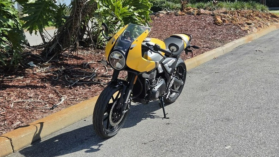 2026 Triumph Thruxton 400 Metallic Racing Yellow / Aluminium Silver 400