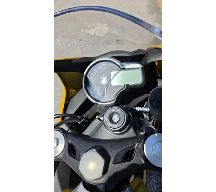 2026 Triumph Thruxton 400 Metallic Racing Yellow / Aluminium Silver 400