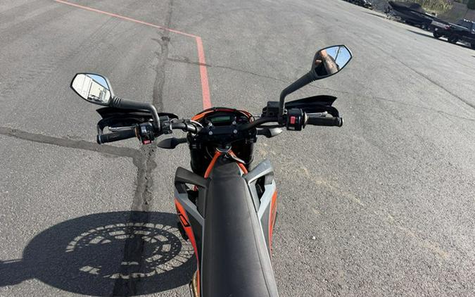 2021 KTM SMC 690 R