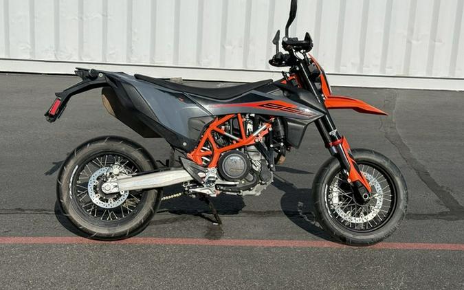 2021 KTM SMC 690 R