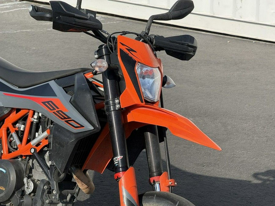2021 KTM SMC 690 R