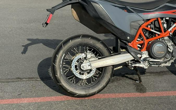2021 KTM SMC 690 R