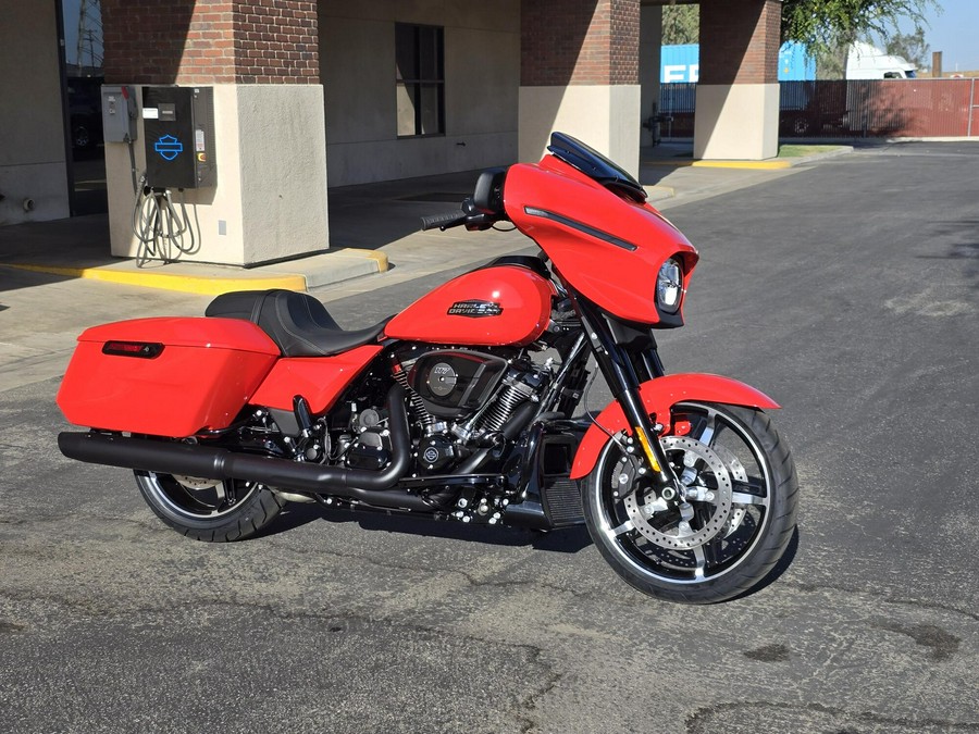 2026 Harley-Davidson® Street Glide® Blood Orange Black Trim