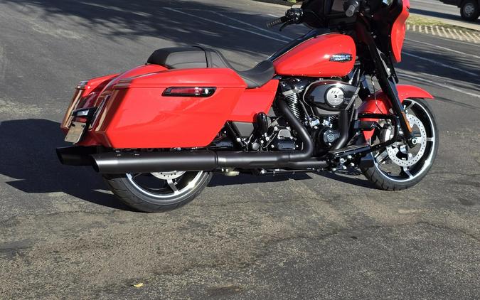 2026 Harley-Davidson® Street Glide® Blood Orange Black Trim