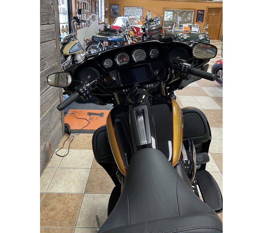 2023 Harley-Davidson Ultra Limited Prospect Gold/Vivid Black – Black Finish