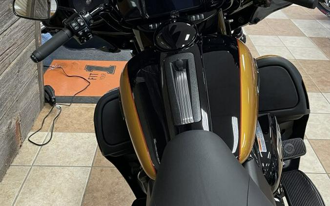 2023 Harley-Davidson Ultra Limited Prospect Gold/Vivid Black – Black Finish