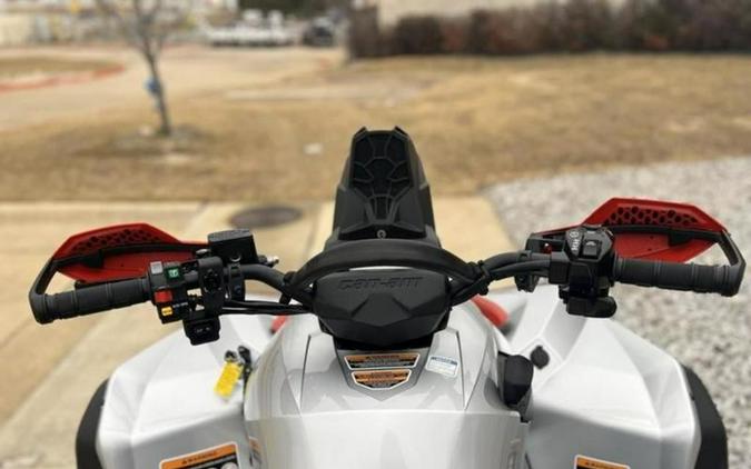 2026 Can-Am® Renegade X mr 1000 R Hyper Silver & Legion Red