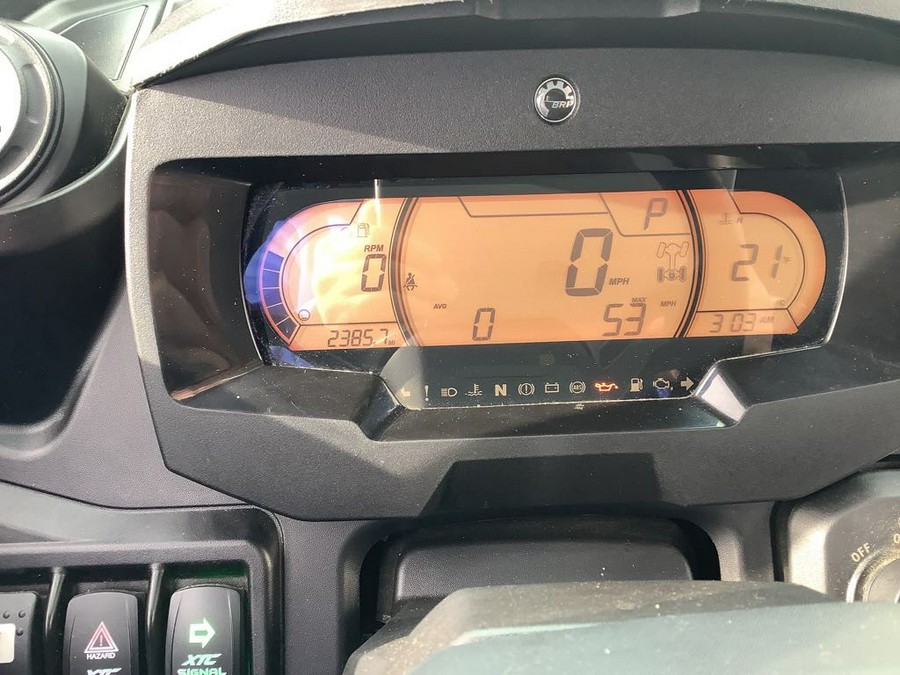 2025 Can-Am Defender MAX Limited HD10