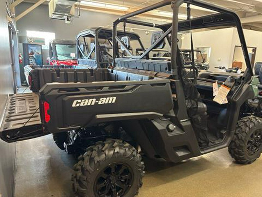 2025 Can-Am Defender DPS HD10
