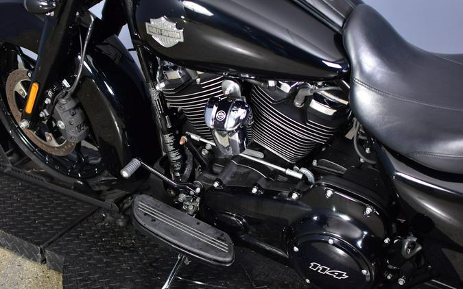 2023 Harley-Davidson Street Glide Special Vivid Black - Black Finish
