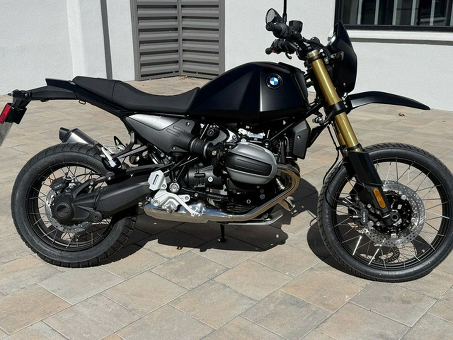 2026 BMW R 12 GS Night Black Matte