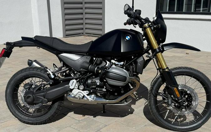 2026 BMW R 12 GS Night Black Matte