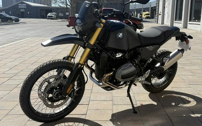 2026 BMW R 12 GS Night Black Matte
